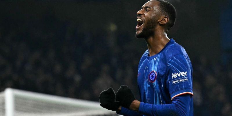 Tiểu sử về trung vệ Tosin Adarabioyo